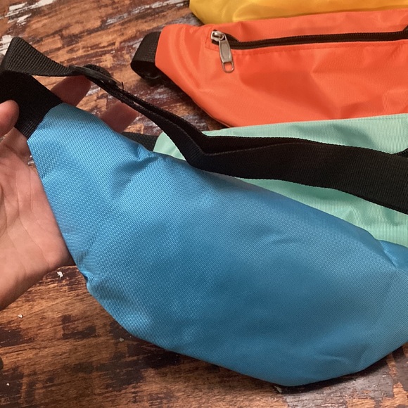 New Unisex Fanny Pack 10 dollars each - Picture 10 of 11